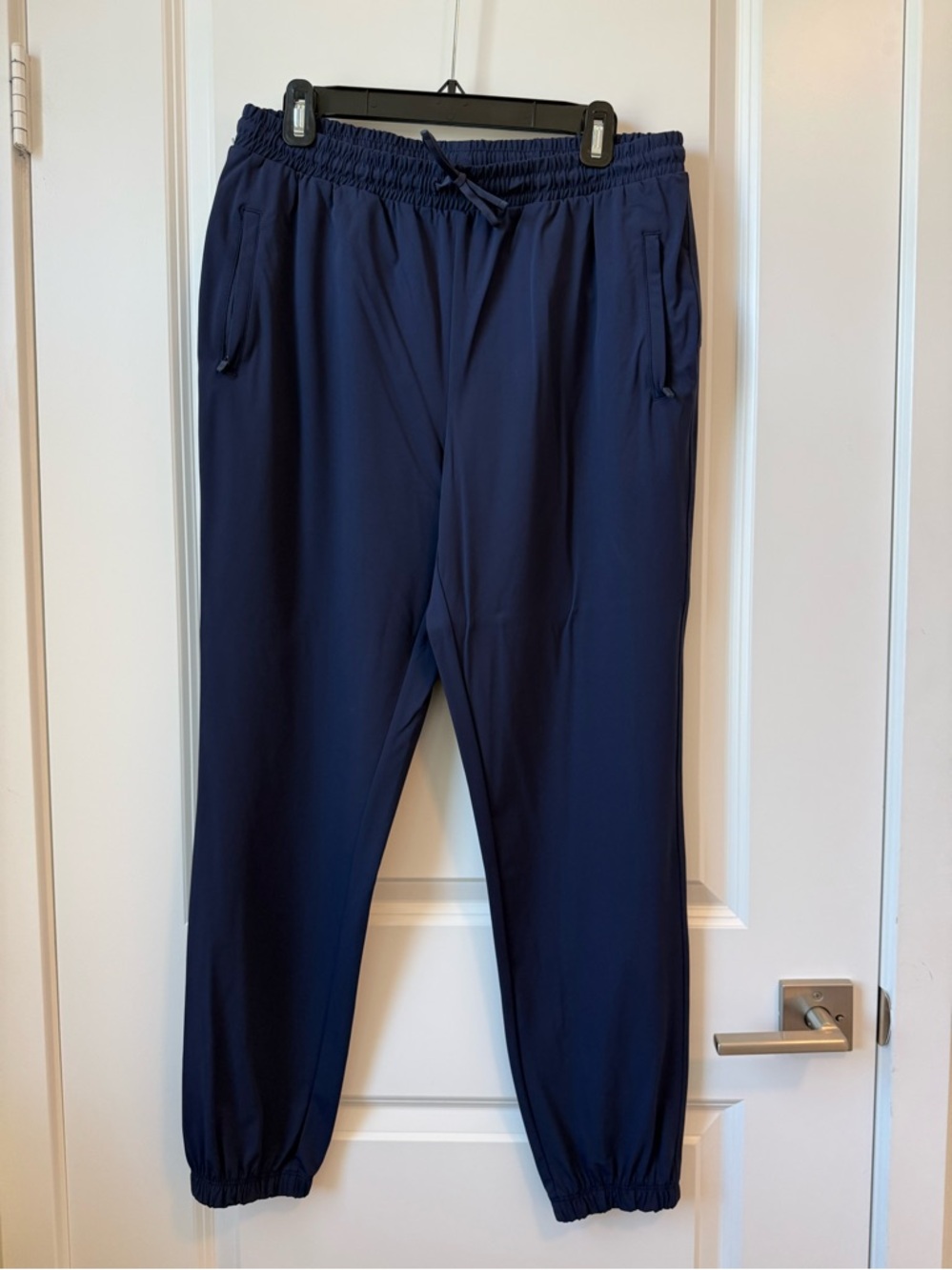 NWT women’s Fabletics Navy Jogger Pants with Elastic Waist Sz M